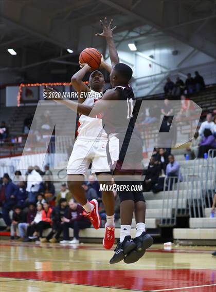 Thumbnail 3 in Pike vs. Lawrence Central photogallery.