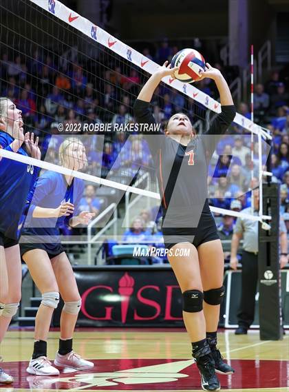 Thumbnail 1 in Windthorst vs. Schulenburg (UIL 2A Semifinal) photogallery.