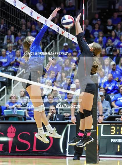 Thumbnail 2 in Windthorst vs. Schulenburg (UIL 2A Semifinal) photogallery.