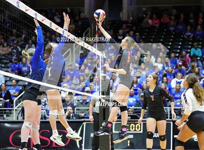 Thumbnail 3 in Windthorst vs. Schulenburg (UIL 2A Semifinal) photogallery.