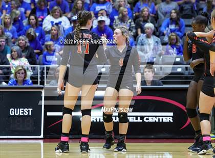 Thumbnail 2 in Windthorst vs. Schulenburg (UIL 2A Semifinal) photogallery.