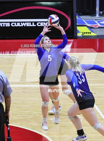 Thumbnail 3 in Windthorst vs. Schulenburg (UIL 2A Semifinal) photogallery.