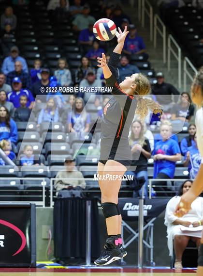 Thumbnail 2 in Windthorst vs. Schulenburg (UIL 2A Semifinal) photogallery.