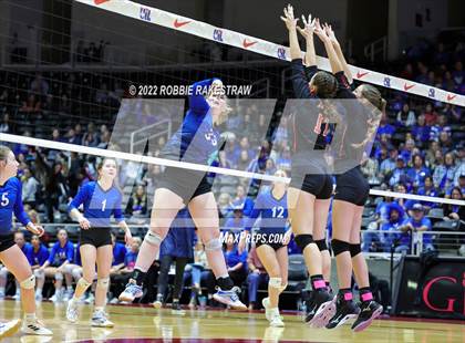 Thumbnail 1 in Windthorst vs. Schulenburg (UIL 2A Semifinal) photogallery.