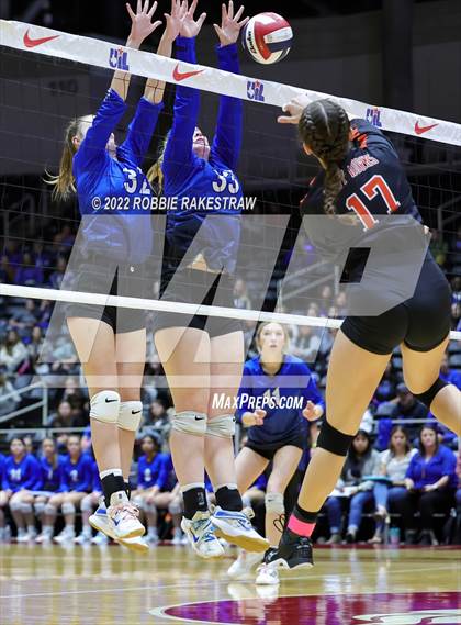 Thumbnail 1 in Windthorst vs. Schulenburg (UIL 2A Semifinal) photogallery.