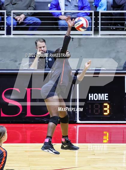 Thumbnail 2 in Windthorst vs. Schulenburg (UIL 2A Semifinal) photogallery.
