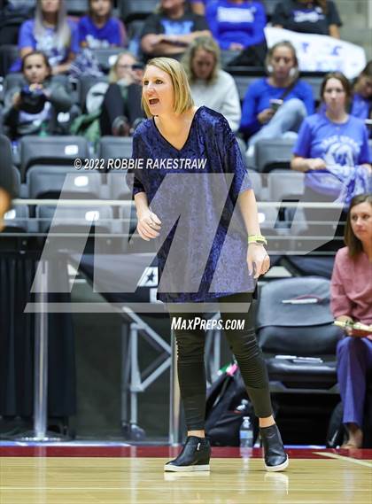 Thumbnail 1 in Windthorst vs. Schulenburg (UIL 2A Semifinal) photogallery.