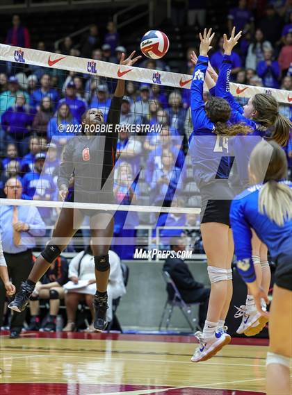 Thumbnail 3 in Windthorst vs. Schulenburg (UIL 2A Semifinal) photogallery.