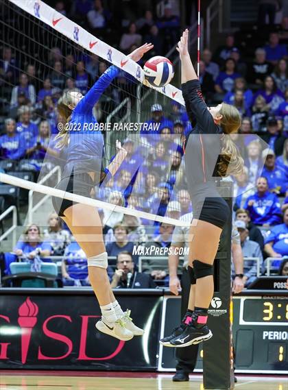 Thumbnail 3 in Windthorst vs. Schulenburg (UIL 2A Semifinal) photogallery.