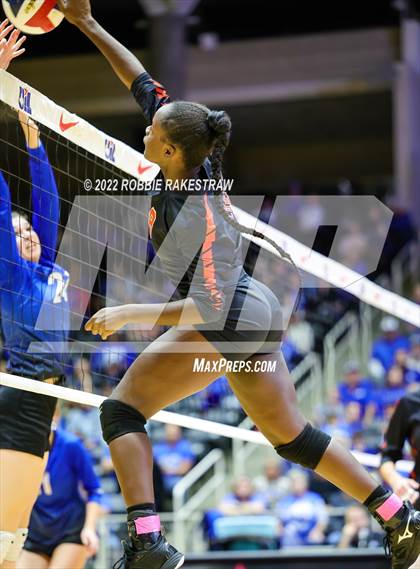 Thumbnail 2 in Windthorst vs. Schulenburg (UIL 2A Semifinal) photogallery.