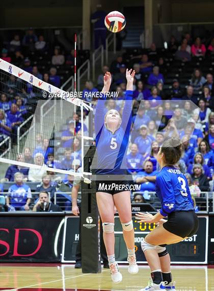 Thumbnail 3 in Windthorst vs. Schulenburg (UIL 2A Semifinal) photogallery.