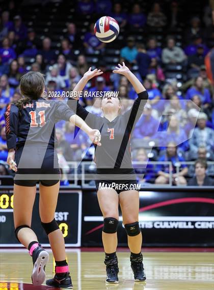Thumbnail 2 in Windthorst vs. Schulenburg (UIL 2A Semifinal) photogallery.
