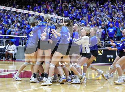 Thumbnail 1 in Windthorst vs. Schulenburg (UIL 2A Semifinal) photogallery.