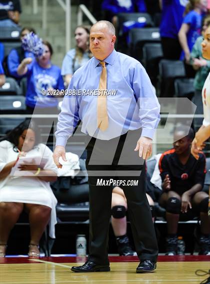 Thumbnail 2 in Windthorst vs. Schulenburg (UIL 2A Semifinal) photogallery.