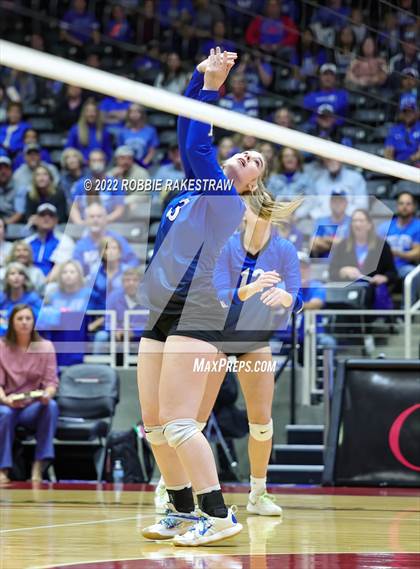 Thumbnail 1 in Windthorst vs. Schulenburg (UIL 2A Semifinal) photogallery.