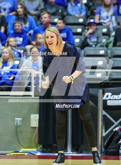 Thumbnail 2 in Windthorst vs. Schulenburg (UIL 2A Semifinal) photogallery.