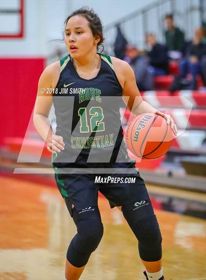 Thumbnail 3 in Hope Christian vs. Mayfield (Albuquerque Academy Joe Armijo Basketball Classic) photogallery.