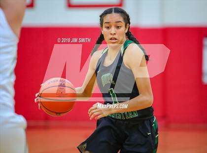 Thumbnail 2 in Hope Christian vs. Mayfield (Albuquerque Academy Joe Armijo Basketball Classic) photogallery.