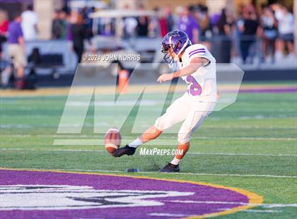 Thumbnail 1 in Leo @ New Haven photogallery.