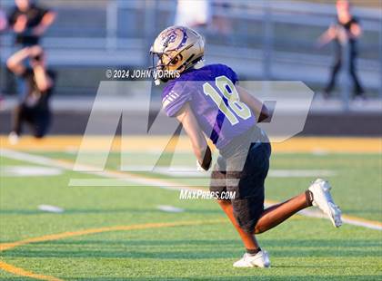 Thumbnail 2 in Leo @ New Haven photogallery.