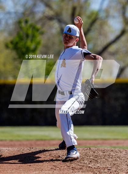 Thumbnail 2 in Summit Academy vs. Union (UHSAA 3A Semifinal) photogallery.