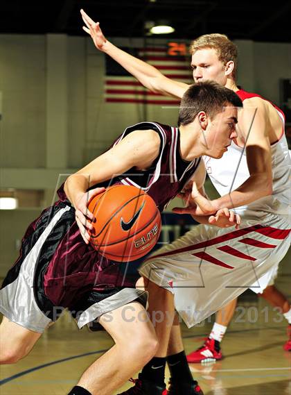 Thumbnail 1 in Vista vs. Independence (MaxPreps Holiday Classic) photogallery.