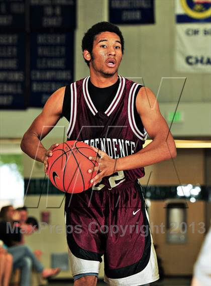 Thumbnail 1 in Vista vs. Independence (MaxPreps Holiday Classic) photogallery.