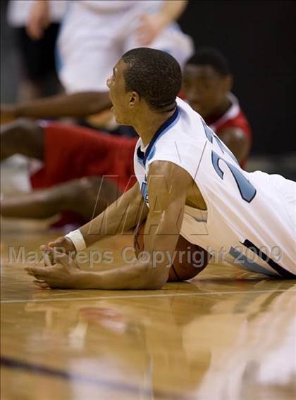 Thumbnail 3 in Boone County vs. Holmes (Ninth Region Championship) photogallery.