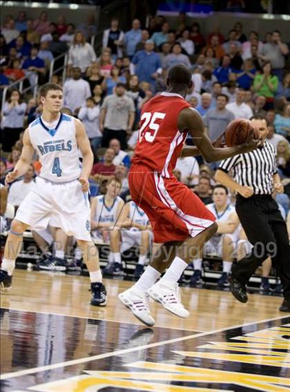 Thumbnail 1 in Boone County vs. Holmes (Ninth Region Championship) photogallery.