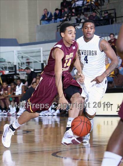 Thumbnail 1 in Mt. Vernon vs. Newburgh Free Academy (Class AA Regional Final) photogallery.