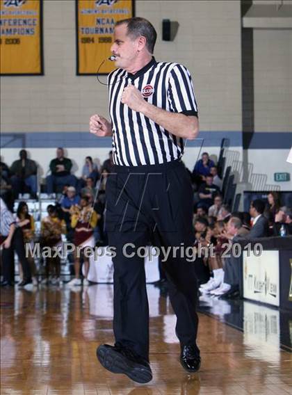 Thumbnail 1 in Mt. Vernon vs. Newburgh Free Academy (Class AA Regional Final) photogallery.