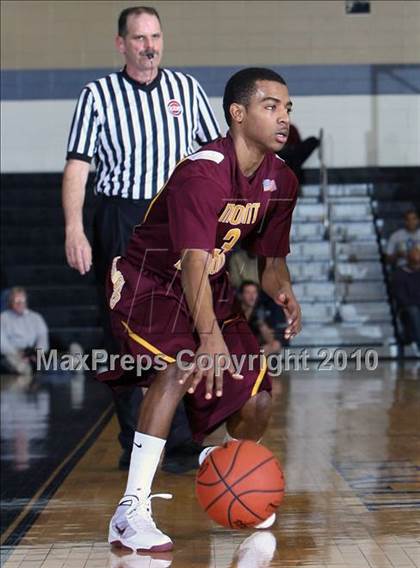 Thumbnail 3 in Mt. Vernon vs. Newburgh Free Academy (Class AA Regional Final) photogallery.