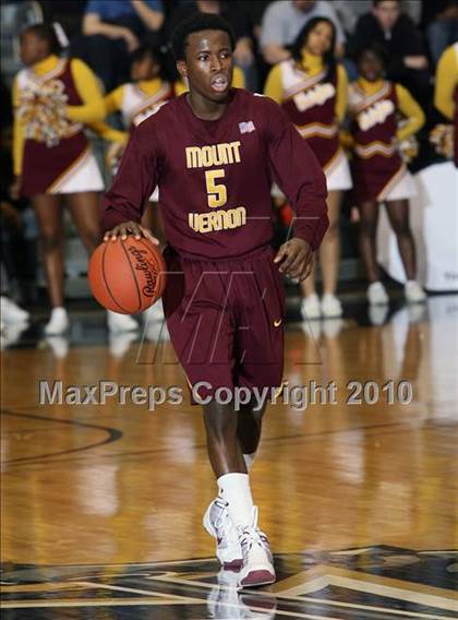 Thumbnail 3 in Mt. Vernon vs. Newburgh Free Academy (Class AA Regional Final) photogallery.