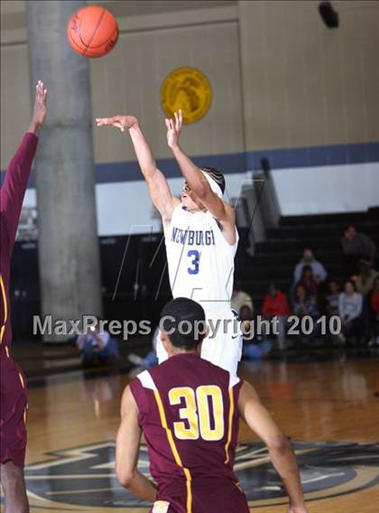 Thumbnail 3 in Mt. Vernon vs. Newburgh Free Academy (Class AA Regional Final) photogallery.
