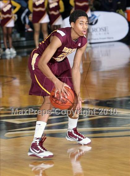 Thumbnail 3 in Mt. Vernon vs. Newburgh Free Academy (Class AA Regional Final) photogallery.