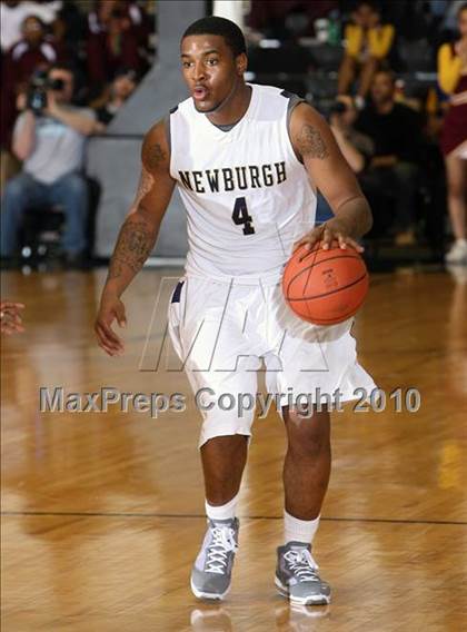 Thumbnail 3 in Mt. Vernon vs. Newburgh Free Academy (Class AA Regional Final) photogallery.