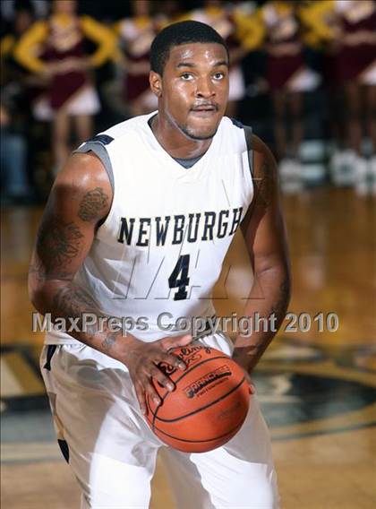 Thumbnail 1 in Mt. Vernon vs. Newburgh Free Academy (Class AA Regional Final) photogallery.