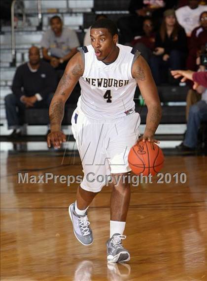 Thumbnail 2 in Mt. Vernon vs. Newburgh Free Academy (Class AA Regional Final) photogallery.