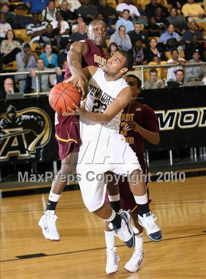 Thumbnail 2 in Mt. Vernon vs. Newburgh Free Academy (Class AA Regional Final) photogallery.