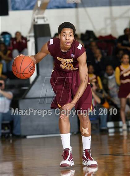 Thumbnail 1 in Mt. Vernon vs. Newburgh Free Academy (Class AA Regional Final) photogallery.