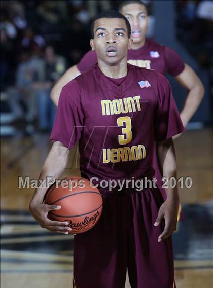 Thumbnail 1 in Mt. Vernon vs. Newburgh Free Academy (Class AA Regional Final) photogallery.