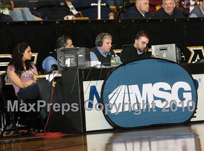 Thumbnail 2 in Mt. Vernon vs. Newburgh Free Academy (Class AA Regional Final) photogallery.