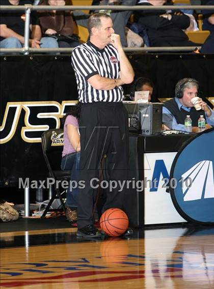 Thumbnail 3 in Mt. Vernon vs. Newburgh Free Academy (Class AA Regional Final) photogallery.