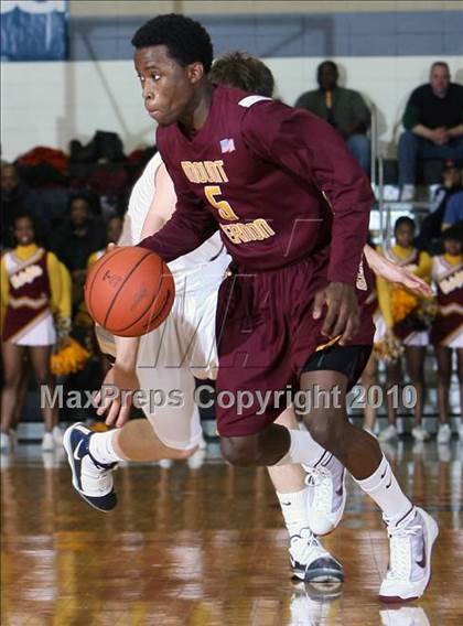 Thumbnail 3 in Mt. Vernon vs. Newburgh Free Academy (Class AA Regional Final) photogallery.