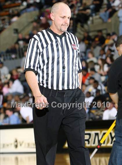 Thumbnail 3 in Mt. Vernon vs. Newburgh Free Academy (Class AA Regional Final) photogallery.