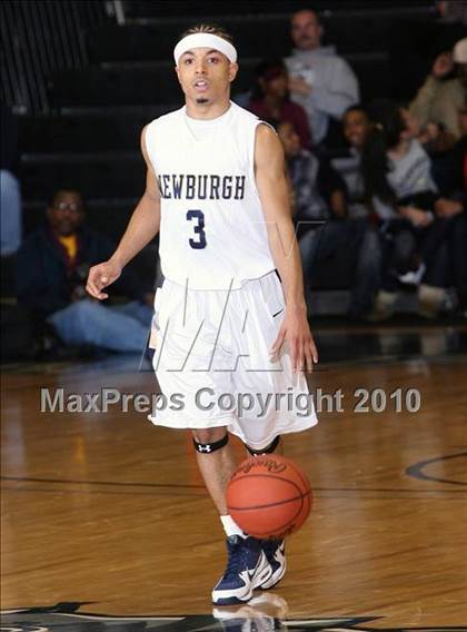 Thumbnail 3 in Mt. Vernon vs. Newburgh Free Academy (Class AA Regional Final) photogallery.
