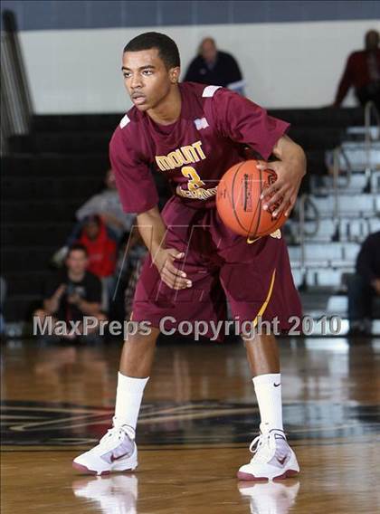 Thumbnail 3 in Mt. Vernon vs. Newburgh Free Academy (Class AA Regional Final) photogallery.