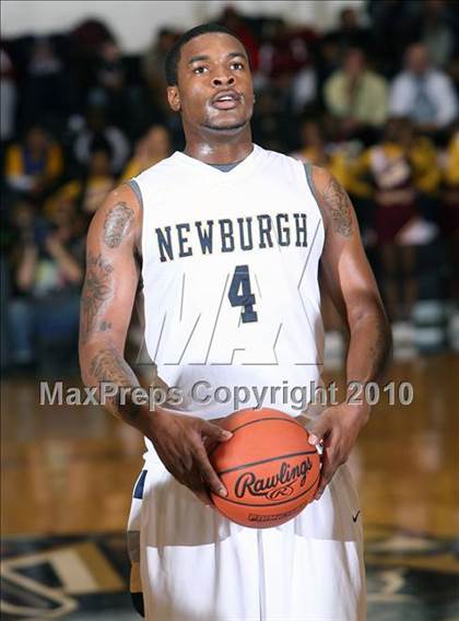 Thumbnail 3 in Mt. Vernon vs. Newburgh Free Academy (Class AA Regional Final) photogallery.