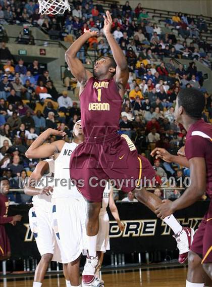 Thumbnail 3 in Mt. Vernon vs. Newburgh Free Academy (Class AA Regional Final) photogallery.
