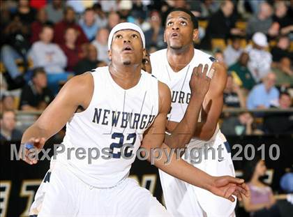 Thumbnail 2 in Mt. Vernon vs. Newburgh Free Academy (Class AA Regional Final) photogallery.
